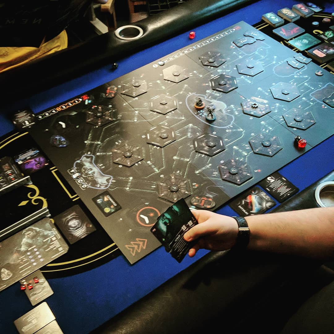 Board games are getting too damn big for the table. 😕  #Nemesis #StarringDinaMeyer #SheCutHerTitsOffOnNipTuck